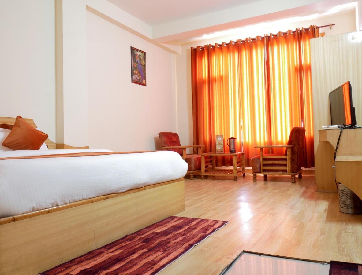 مايالي New Ambika International Mall Road Hotel المظهر الخارجي الصورة