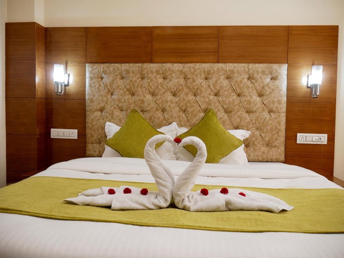 مايالي New Ambika International Mall Road Hotel المظهر الخارجي الصورة