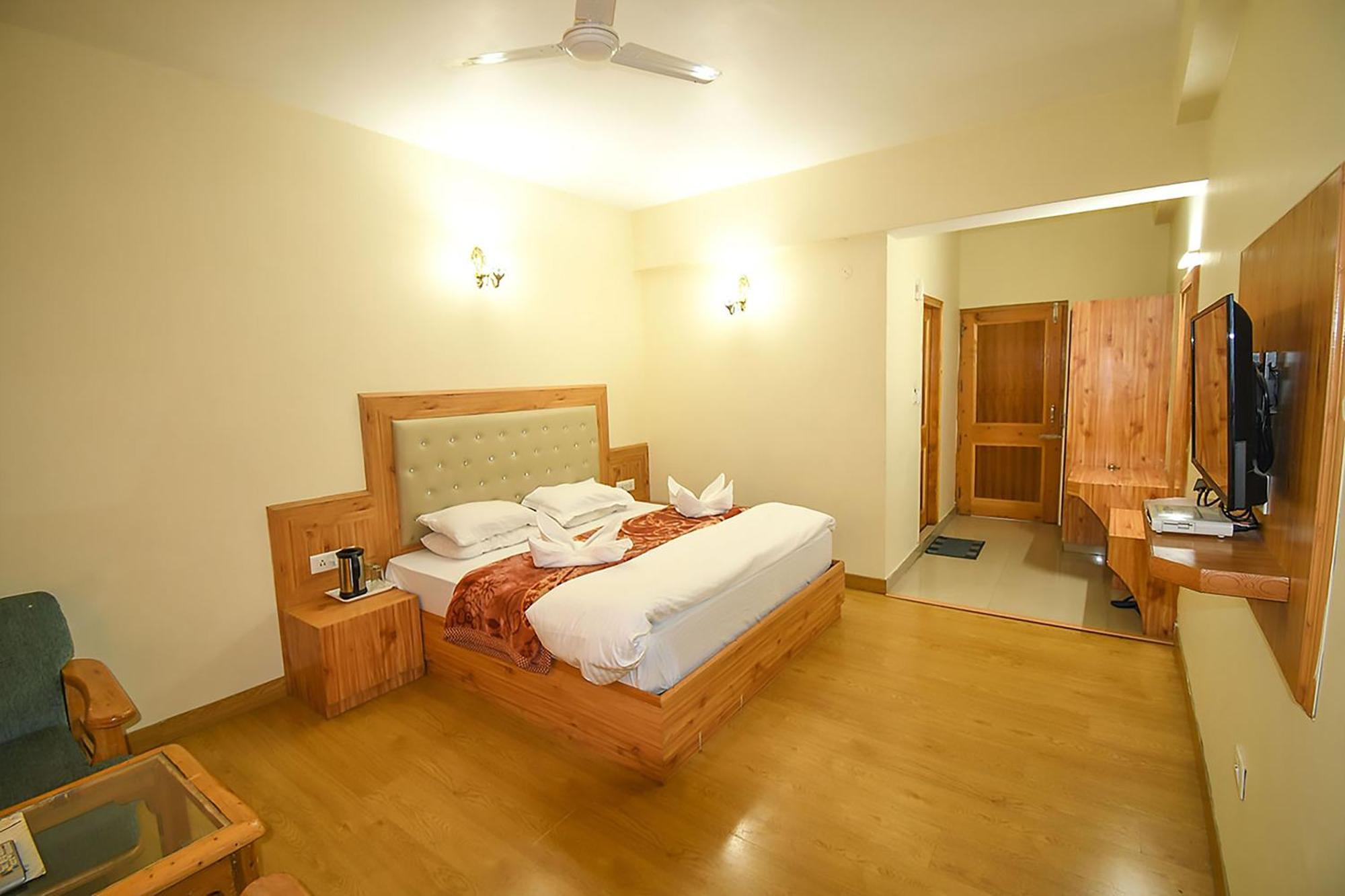 مايالي New Ambika International Mall Road Hotel المظهر الخارجي الصورة