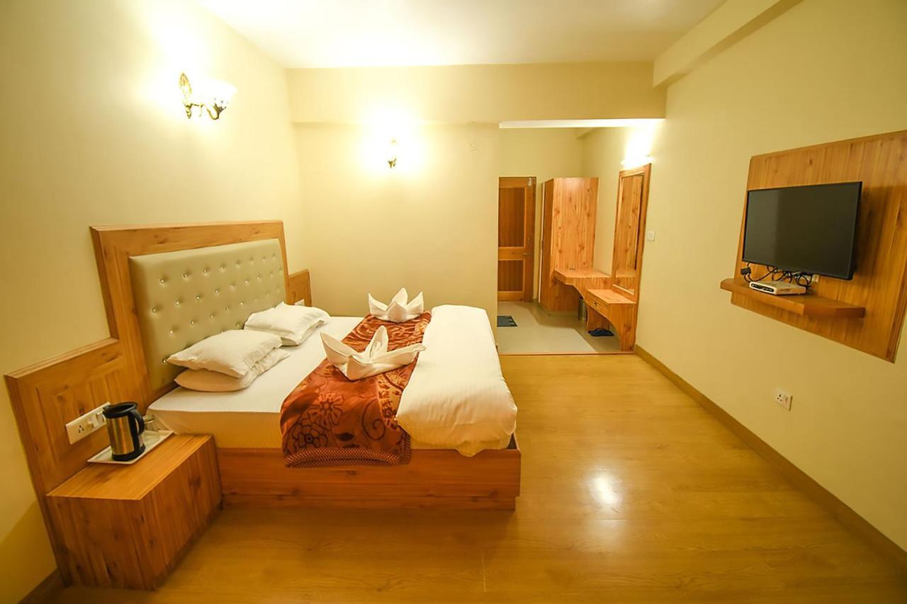مايالي New Ambika International Mall Road Hotel المظهر الخارجي الصورة